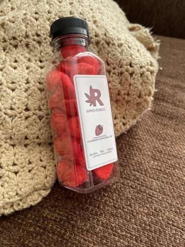 Ripped edibles – bulk strawberry marshmallows (1200mg)