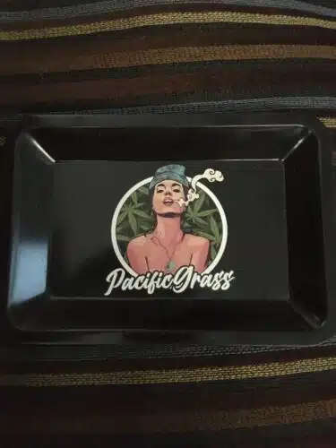 Pacific Grass Rolling Tray Vol 3. photo review